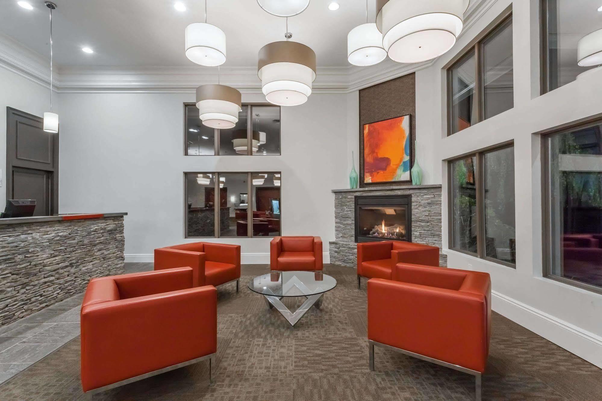 Ramada By Wyndham Rock Hill At Sullivan Center Exteriör bild