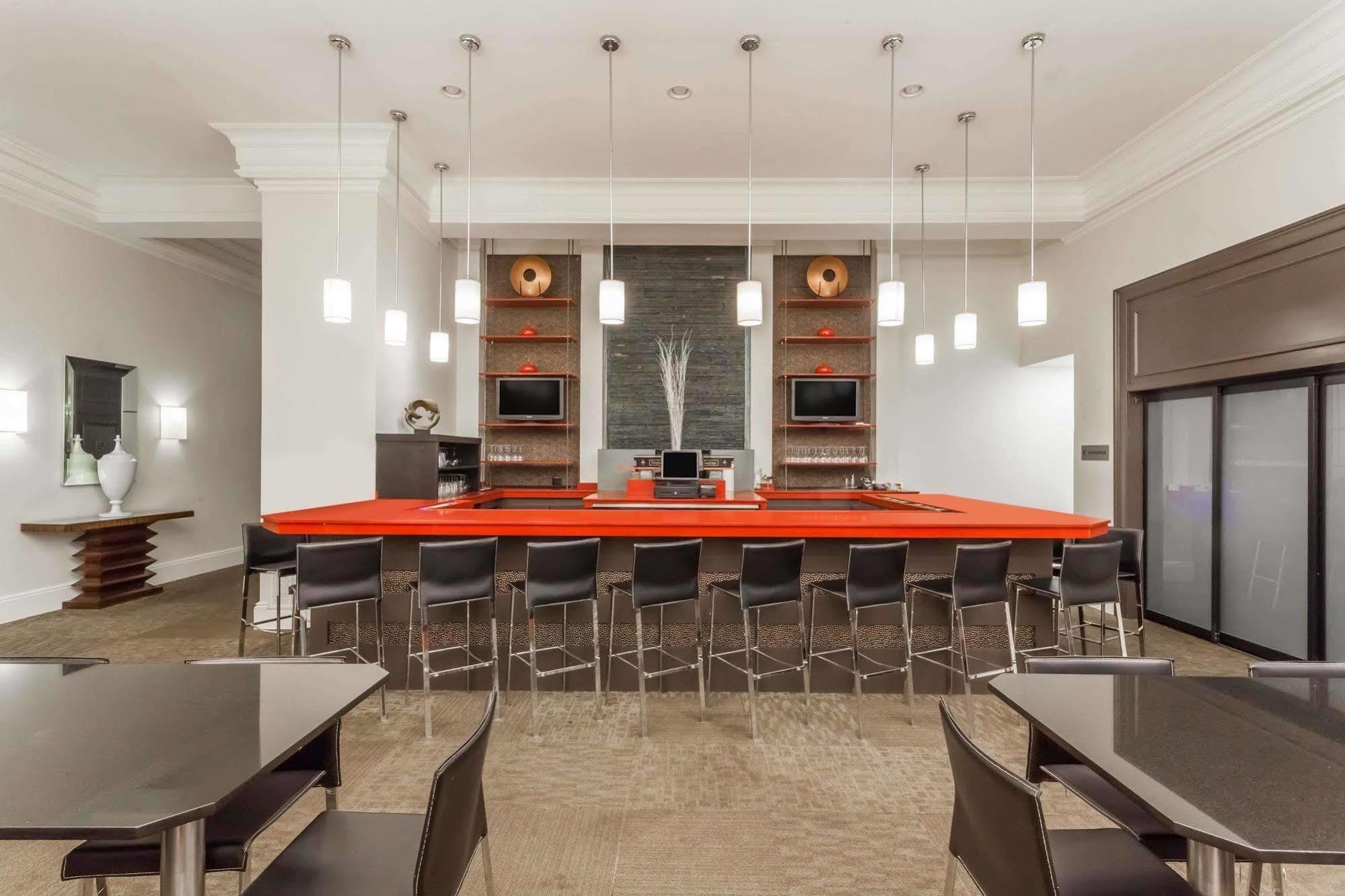 Ramada By Wyndham Rock Hill At Sullivan Center Exteriör bild