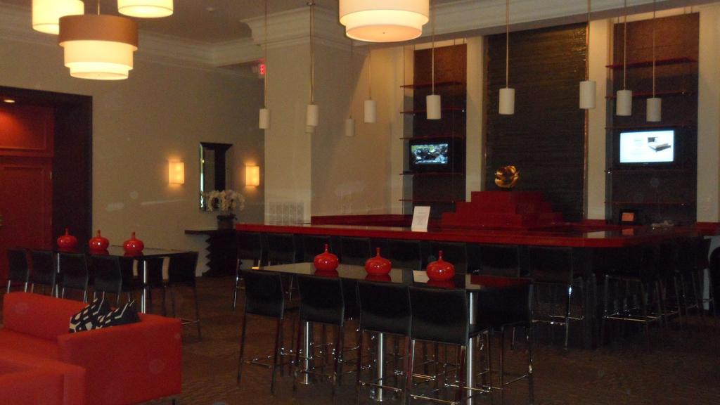 Ramada By Wyndham Rock Hill At Sullivan Center Exteriör bild