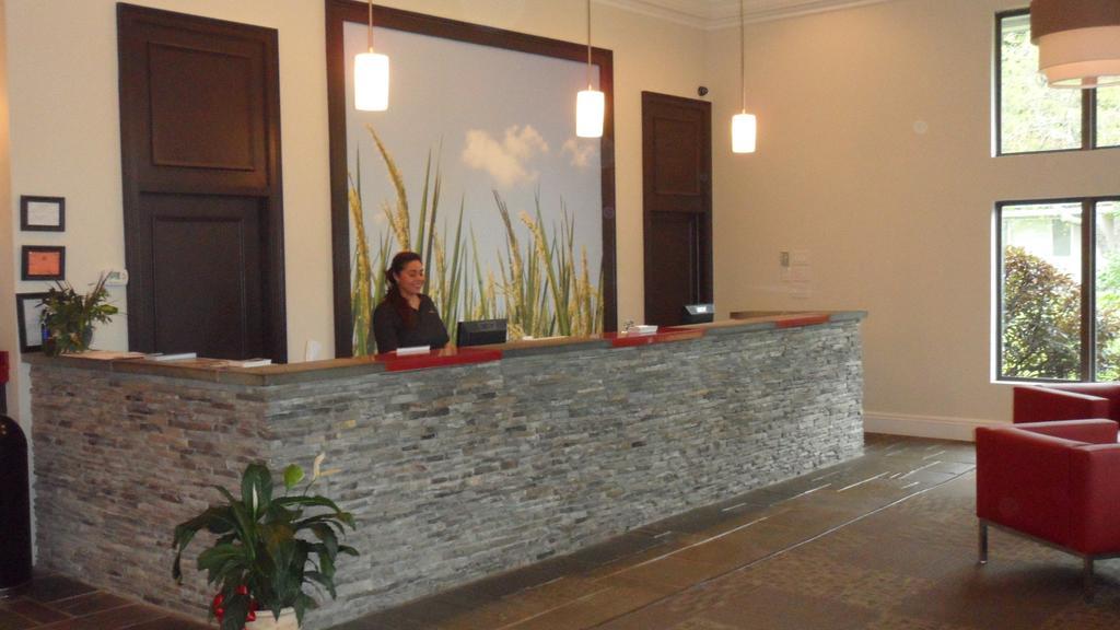 Ramada By Wyndham Rock Hill At Sullivan Center Exteriör bild
