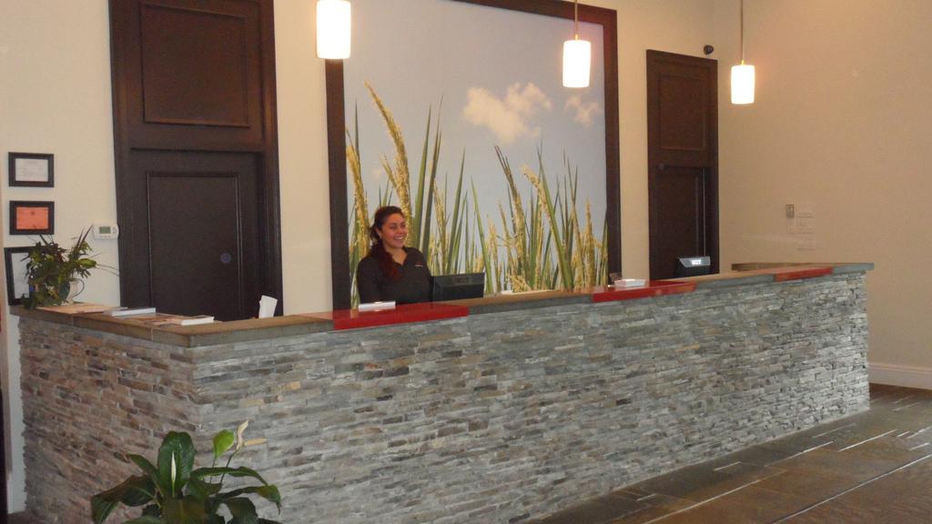 Ramada By Wyndham Rock Hill At Sullivan Center Exteriör bild